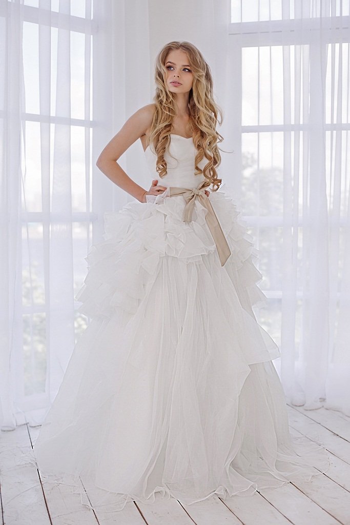 Свадебное платье Валенсия Лайт
http://www.vesnawedding.ru/katalog-svadebnyh-platev/svadebnoe-plate-valensija-lajt