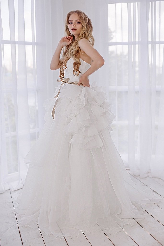 Свадебное платье Валенсия Лайт
http://www.vesnawedding.ru/katalog-svadebnyh-platev/svadebnoe-plate-valensija-lajt