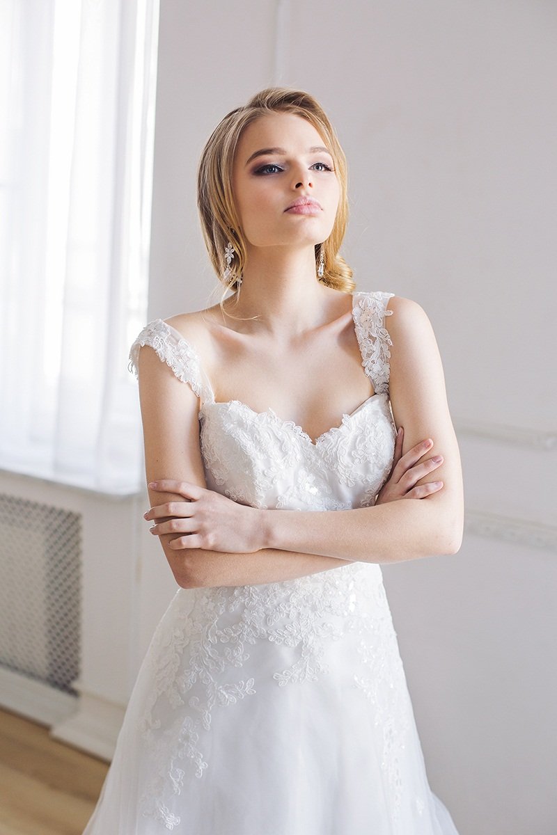 Свадебное платье Энжил
http://www.vesnawedding.ru/katalog-svadebnyh-platev/svadebnoe-plate-enzhil