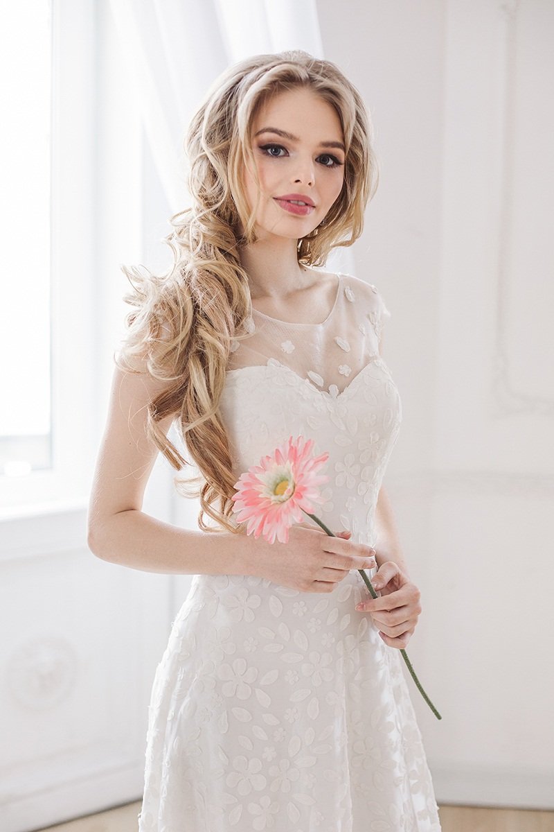 Свадебное платье Модеста
http://www.vesnawedding.ru/katalog-svadebnyh-platev/svadebnoe-plate-modesta