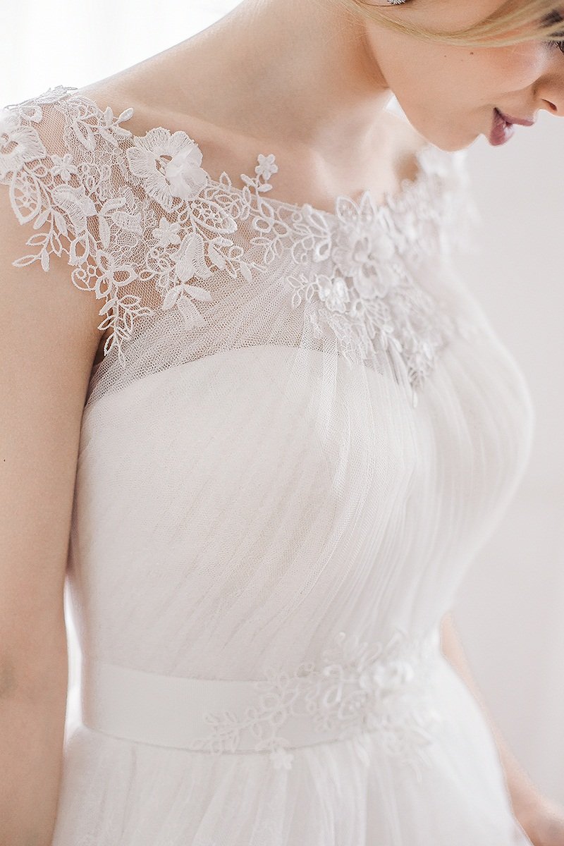 Свадебное платье Поли
http://www.vesnawedding.ru/katalog-svadebnyh-platev/svadebnoe-plate-poli