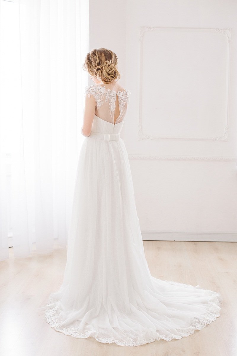 Свадебное платье Кейси
http://www.vesnawedding.ru/katalog-svadebnyh-platev/svadebnoe-plate-kejsi