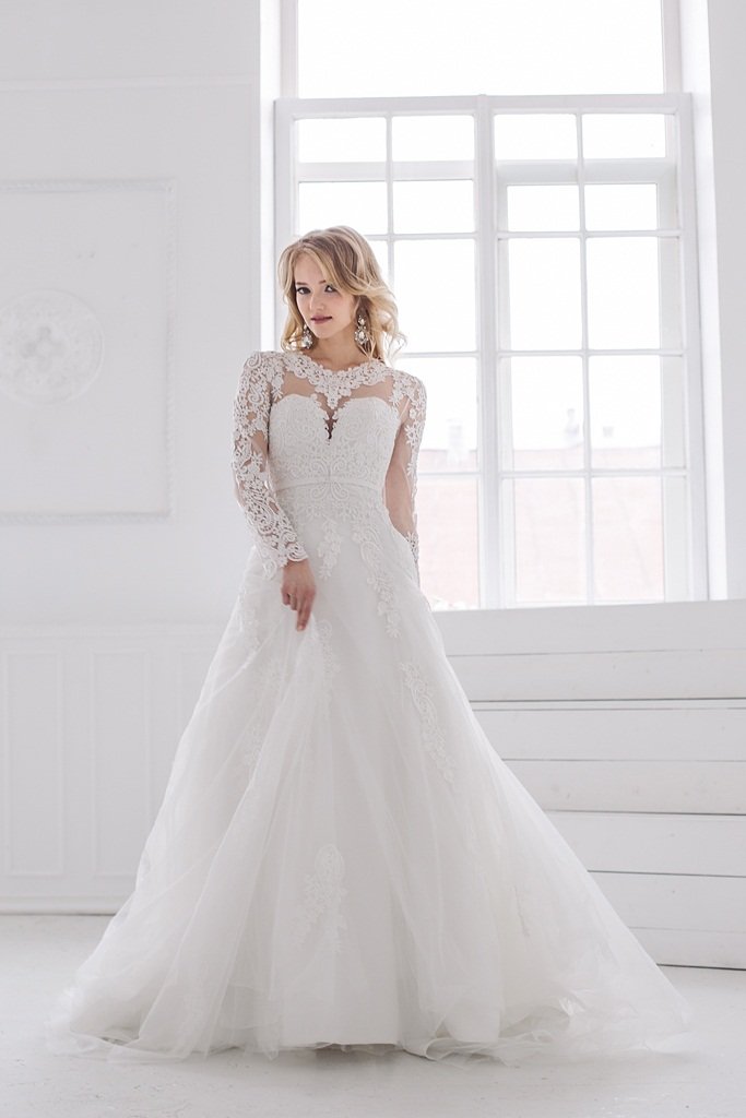 Свадебное платье Бертурия
http://www.vesnawedding.ru/katalog-svadebnyh-platev/svadebnoe-plate-berturija