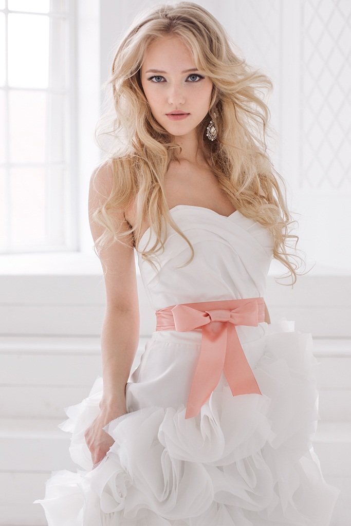 Свадебное платье Жаклин
http://www.vesnawedding.ru/katalog-svadebnyh-platev/svadebnoe-plate-zhaklin