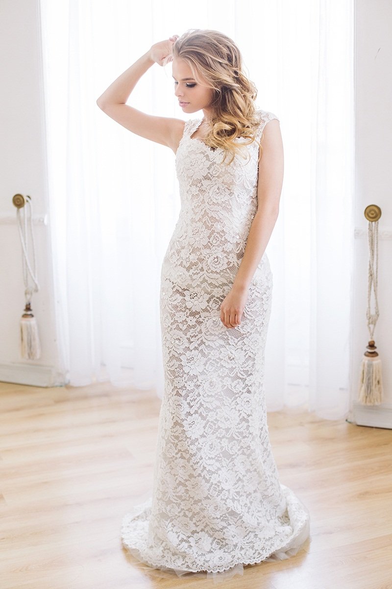 Свадебное платье Антония
http://www.vesnawedding.ru/katalog-svadebnyh-platev/svadebnoe-plate-antonija