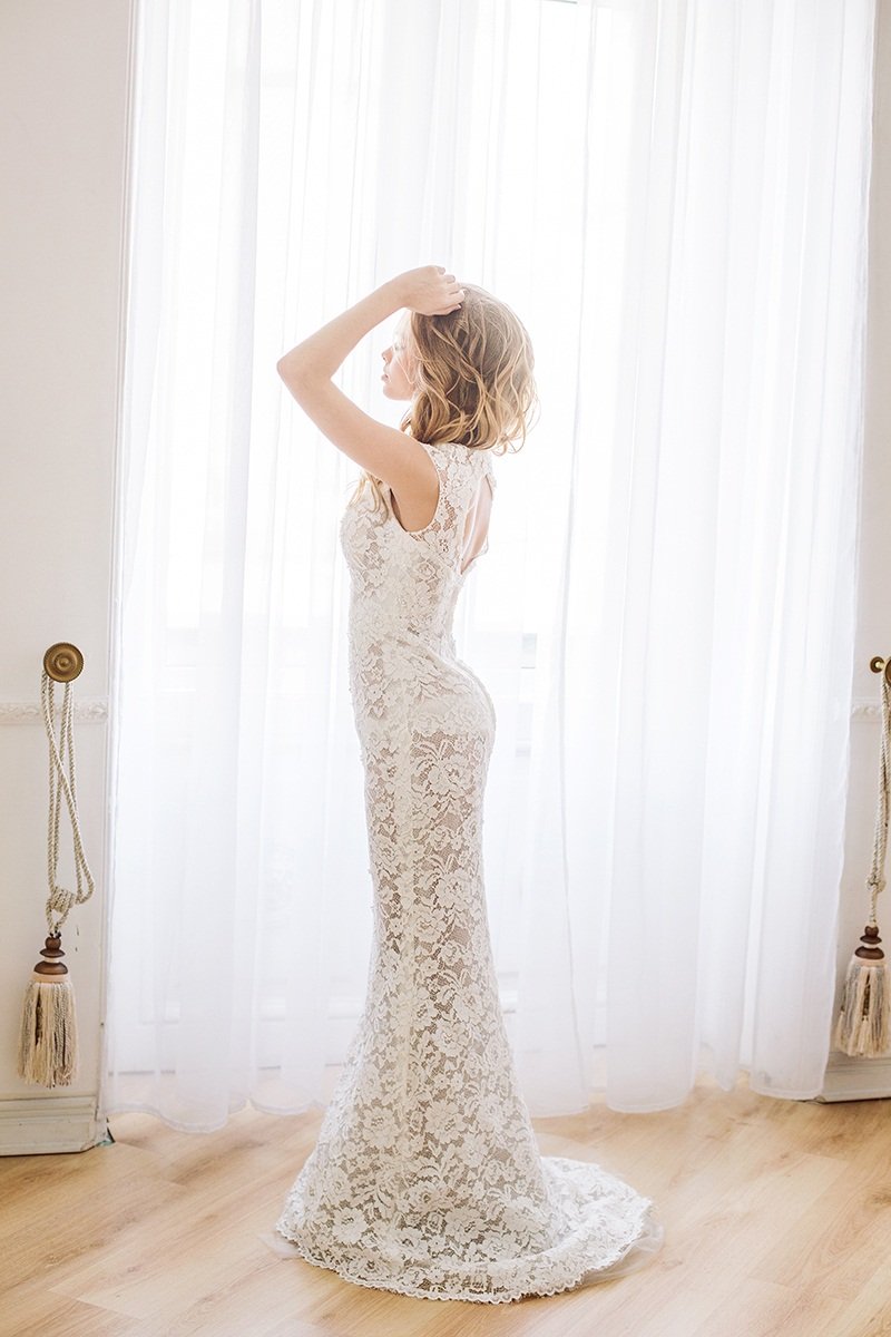 Свадебное платье Антония
http://www.vesnawedding.ru/katalog-svadebnyh-platev/svadebnoe-plate-antonija