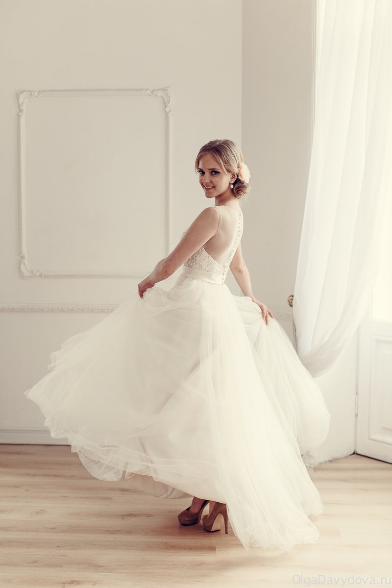 
Свадебное платье Лизель
http://www.vesnawedding.ru/katalog-svadebnyh-platev/svadebnoe-plate-lizel