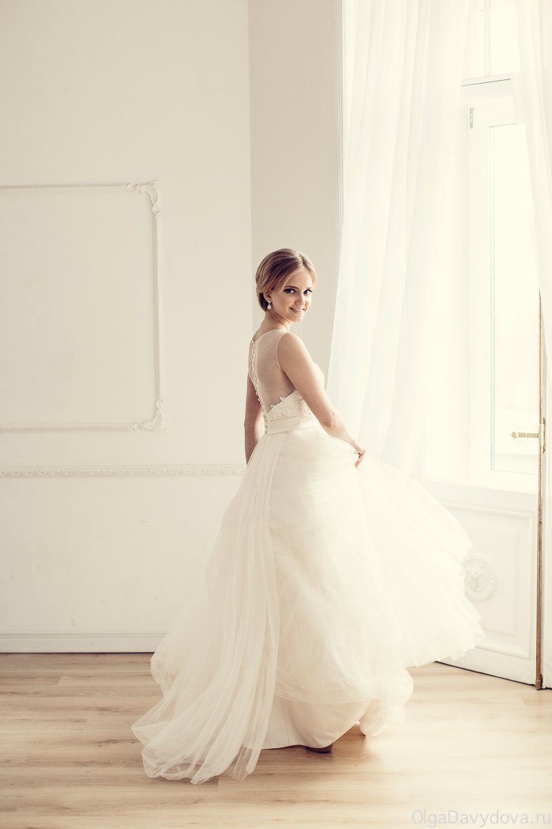 
Свадебное платье Лизель
http://www.vesnawedding.ru/katalog-svadebnyh-platev/svadebnoe-plate-lizel