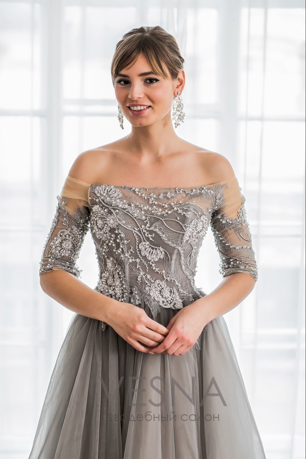 Свадебное платье Амориса
http://www.vesnawedding.ru/katalog-svadebnyh-platev/svadebnoe-plate-amorisa