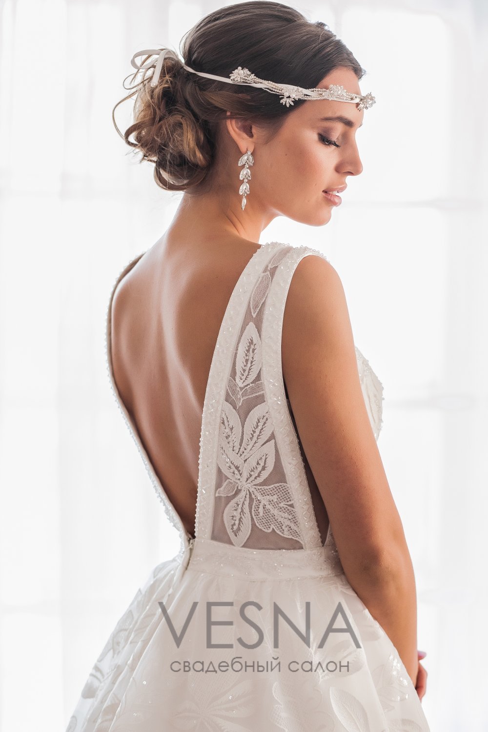 Свадебное платье Селеста
http://www.vesnawedding.ru/katalog-svadebnyh-platev/svadebnoe-plate-selesta