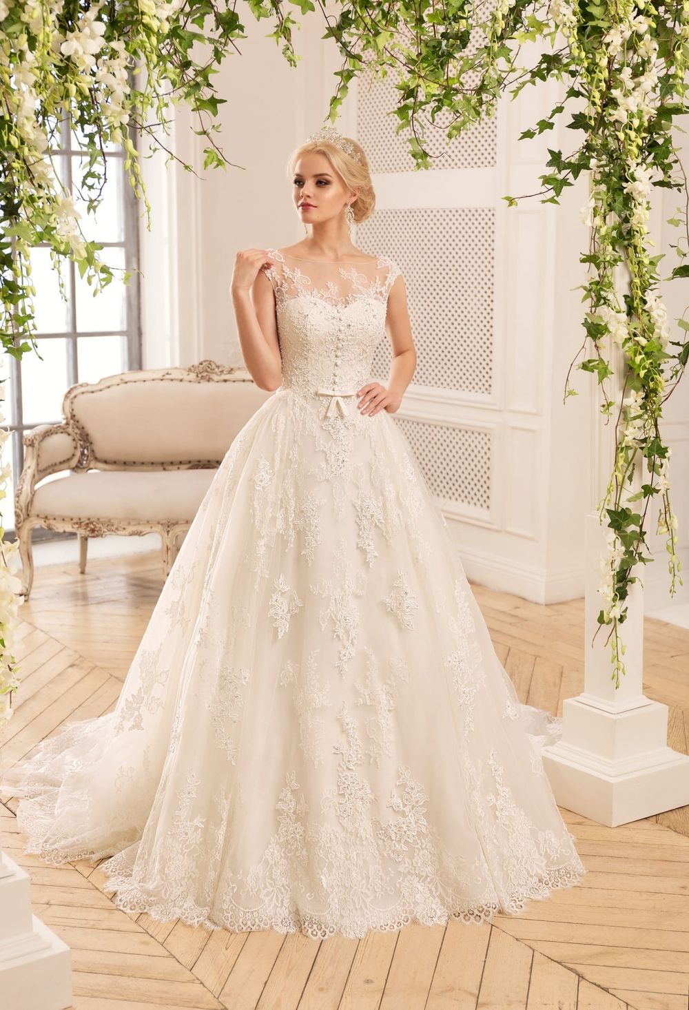 КЛАРИС, молочного цвета, 37600