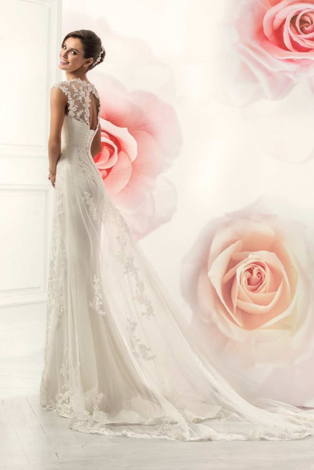 Прекрасные невесты, в наших салонах представлены великолепные свадебные и вечерние наряды на любой вкус и цвет, поэтому даже самая взыскательная невеста сможет подобрать для себя платье, полностью соответствующее ее желаниям. Представляем Вам каталог свадебных платьев.
Подробнее на сайте: www.salon-love-forever.ru
Или по телефону: 8(495)645-19-08