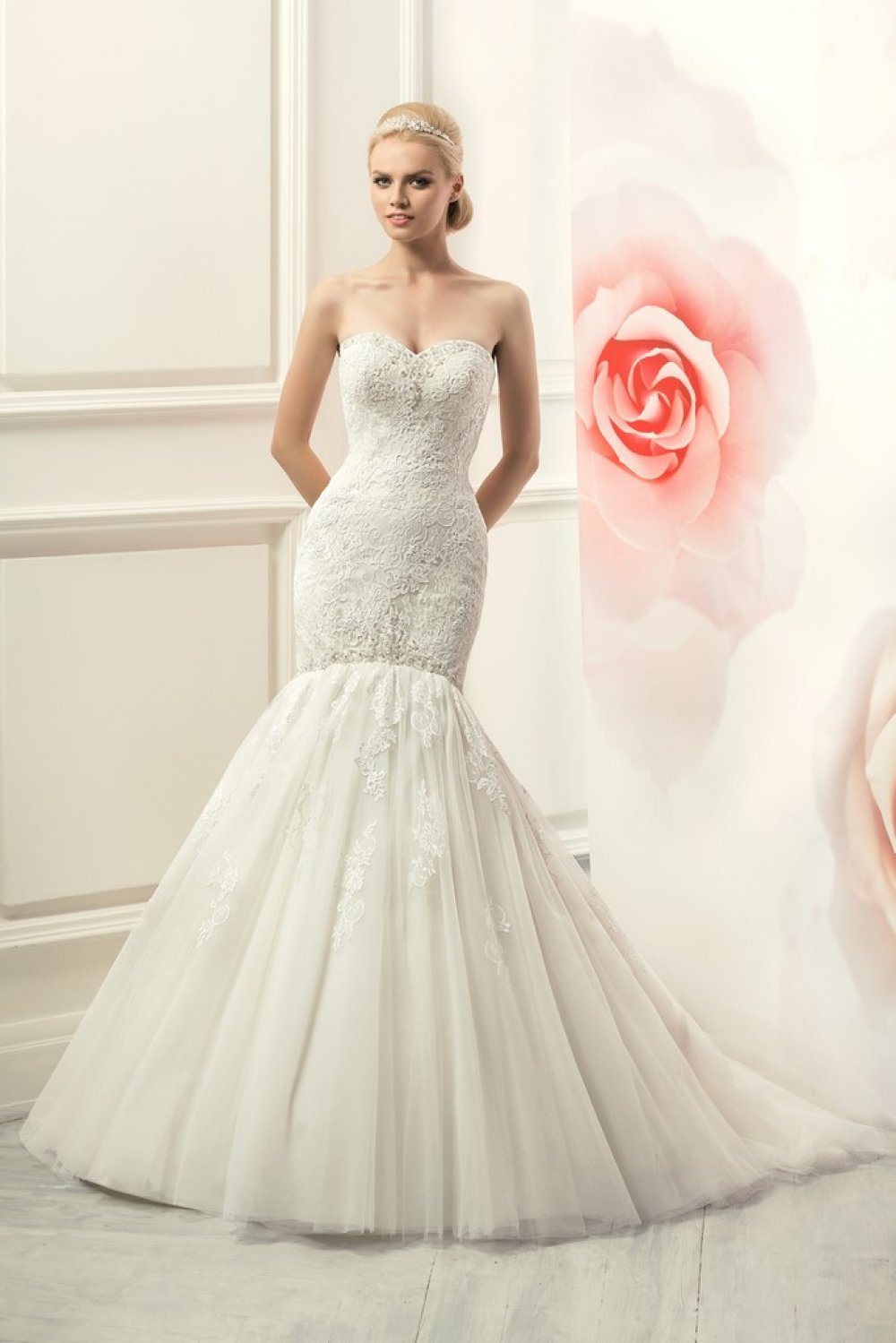 Прекрасные невесты, в наших салонах представлены великолепные свадебные и вечерние наряды на любой вкус и цвет, поэтому даже самая взыскательная невеста сможет подобрать для себя платье, полностью соответствующее ее желаниям. Представляем Вам каталог свадебных платьев.
Подробнее на сайте: www.salon-love-forever.ru
Или по телефону: 8(495)645-19-08