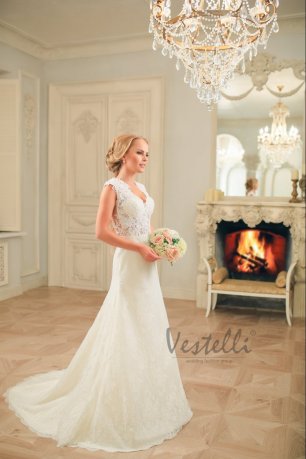 Платье невесты с кружевным верхом