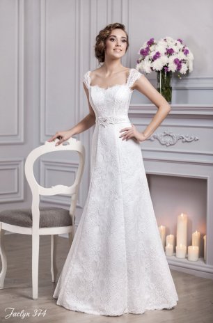Кружевное свадебное платье. Классика