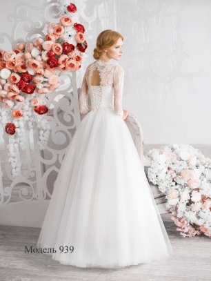 Платье невесты со шнуровкой на спинке