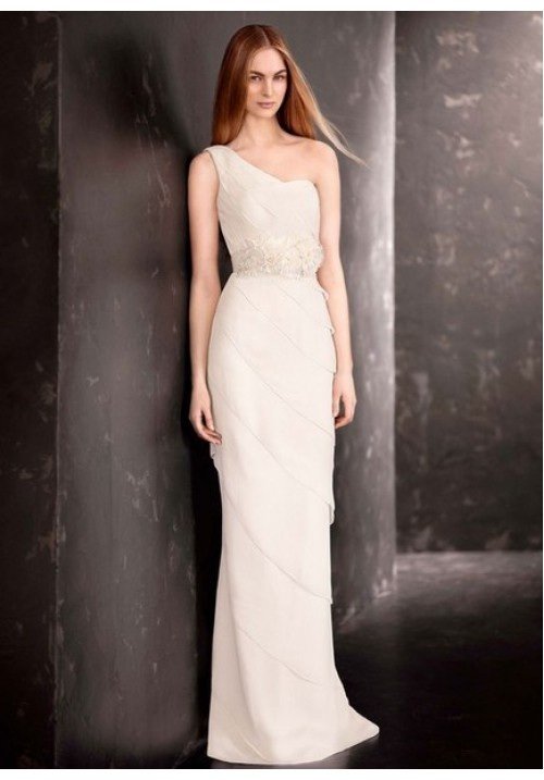 Платье на одно плечо из настоящего шелка из классической коллекции дизайнера Веры Вонг (VeraWang) коллекции White.
Утонченное, облегающее платье Vera Wang прекрасно подчеркнет достоинства вашей фигуры, а аксессуары, которые вы так же можете приобрести в нашем шоу руме, прекрасно дополнят ваш образ.
Примерить и купить платье от знаменитого свадебного кутюрье вы сможете в шоу руме Bride inWhite. Запись на примерку по телефону 8-499- 390-71-16
Цветовая гамма: айвори
