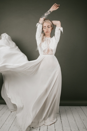 Дизайнерское шелковое свадебное платье