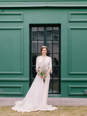 Дизайнерское шелковое свадебное платье с пайетками и открытой спиной