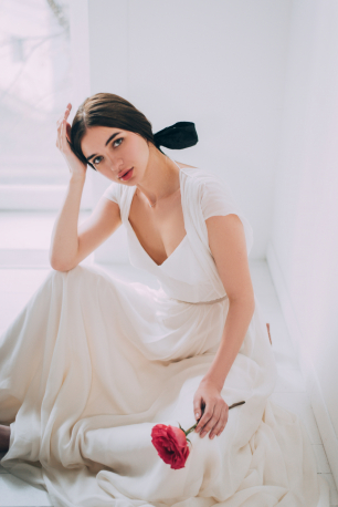 Легкое свадебное платье из натурального шелка Adelaida