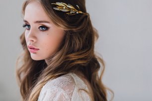 Оригинальное украшение в виде веточки