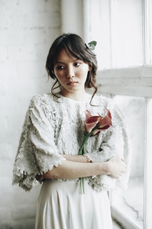 Шелковое свадебное платье с пайетками