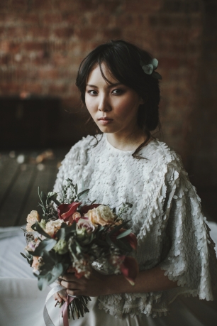 Шелковое свадебное платье с пайетками