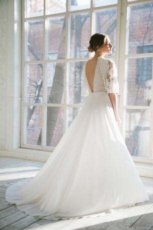 Свадебное платье из натурального шелка и французского кружева