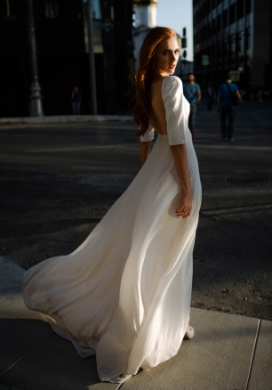 Свадебное платье с открытой спиной