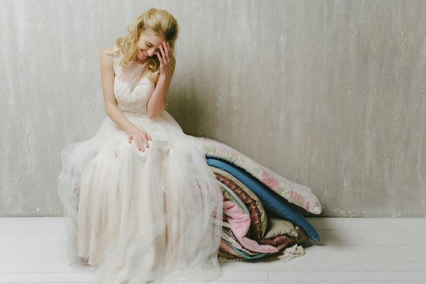 Платье "Сердце нежности"
Нарядное платье нежно персикового оттенка, с кружевным узором на мягкой сетке, с фатиновой воздушной юбкой. Красивый и утонченный образ.

Размер 42-44