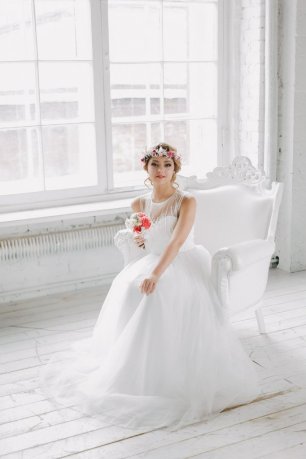 Белое воздушное платье невесты
