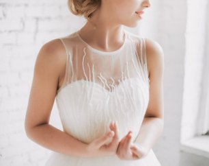 Вышивка бисером на корсете платья