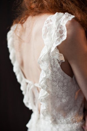 Легкое и воздушное платье с открытой спиной