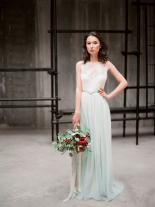 Платье невесты мятного оттенка