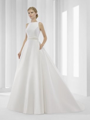 Свадебное платье классического кроя