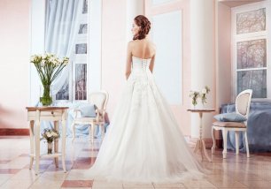 Нежное платье невесты. Утонченная классика.