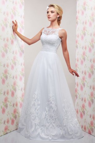 Классическое белое платье Милена из коллекции 2016 года "Счастливый день" бренда Lileya - воплощение нежности и романтики.