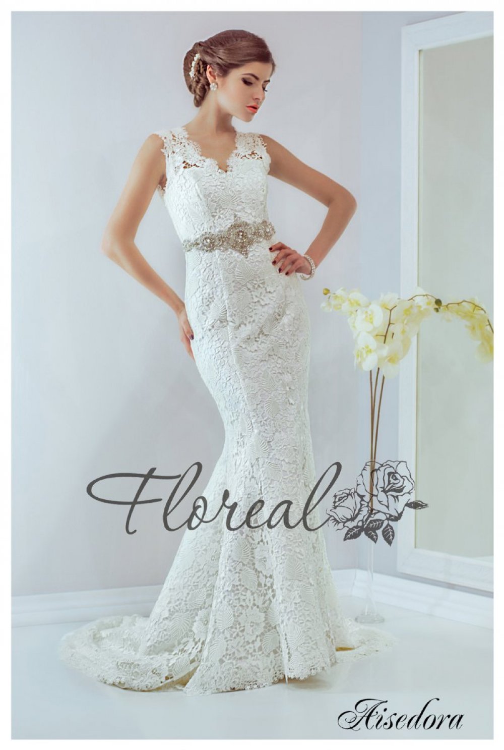 элегантное свадебное платье покрыто французский кружевом