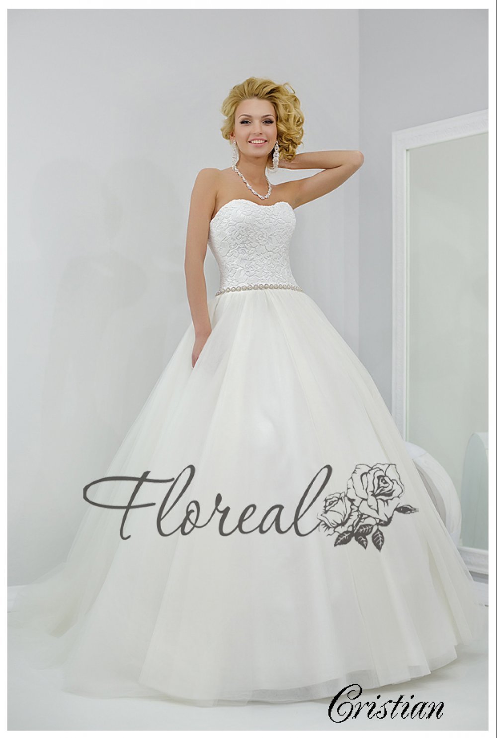 пышное платье с нежным кружевом юбка из евро фатина.