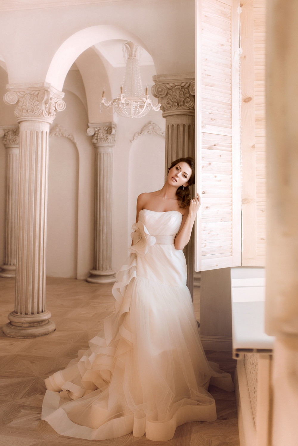 Свадебное платье White by Vera Wang (Вера Вонг) vw351199 с поясом пионом. Снято с производства, но осталось в наличии в нашем салоне. Последнее не только Санкт-Петербурге, но и во всем мире.