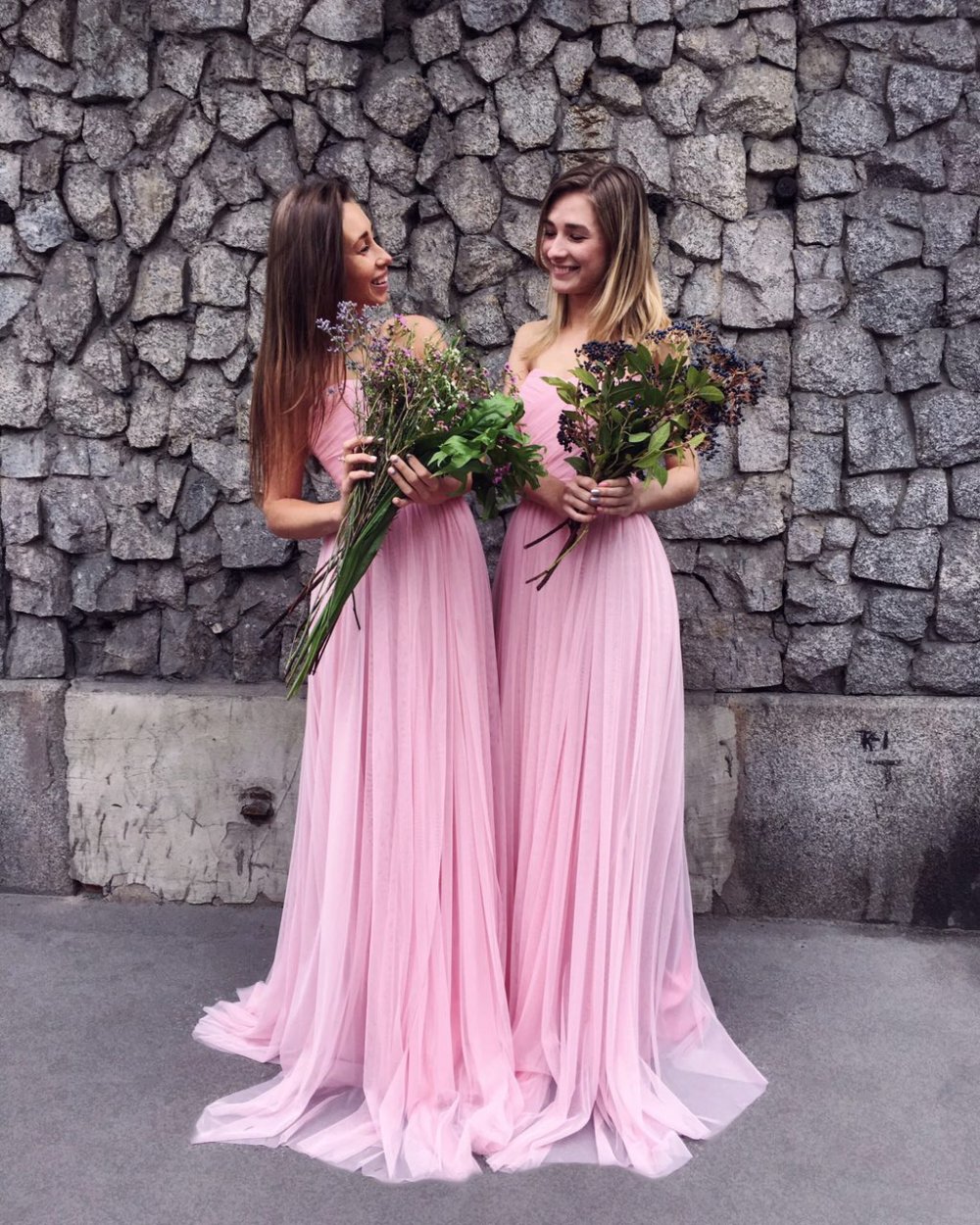 Розовые платья-трансформеры для подружек невесты от Boom Blush