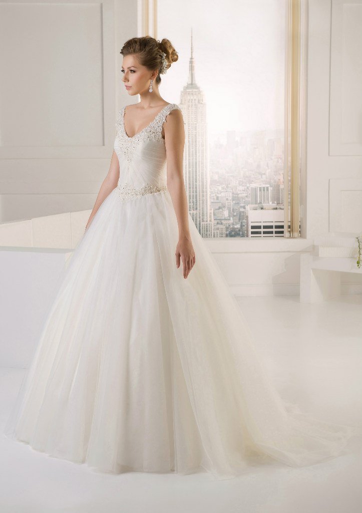 Размер 46-48. Цвет айвори. В наличии. 