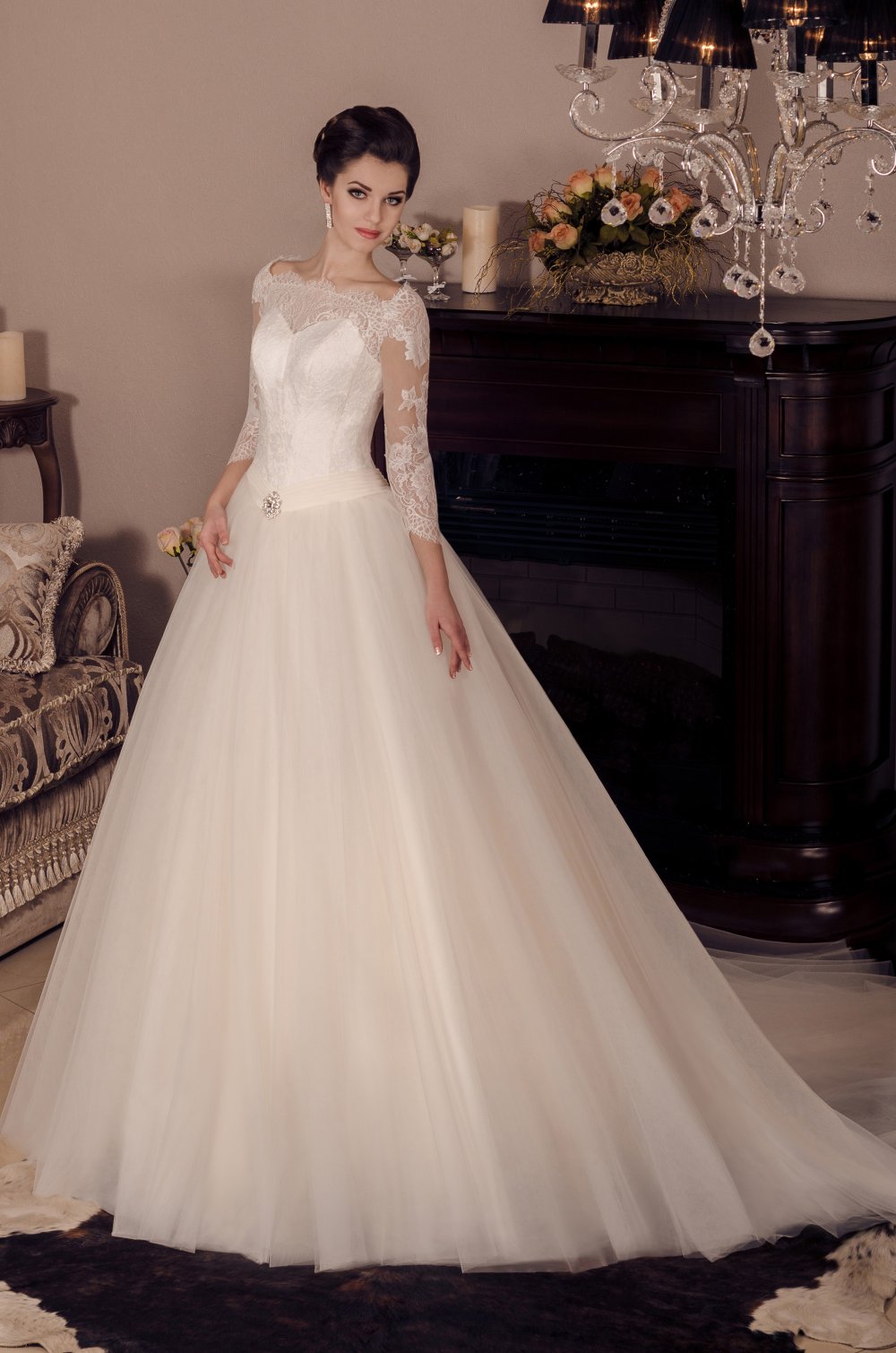 Размер 40-42. Цвет айвори. В наличии. 