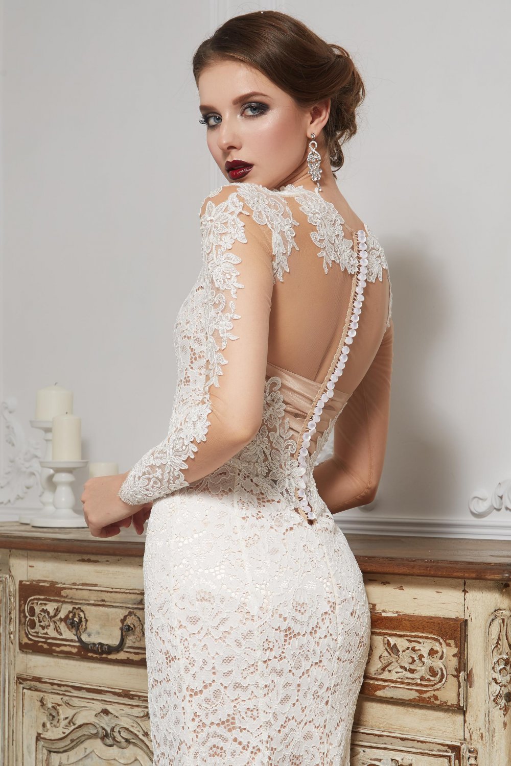 Великолепная спинка этой модели не может оставить равнодушным.