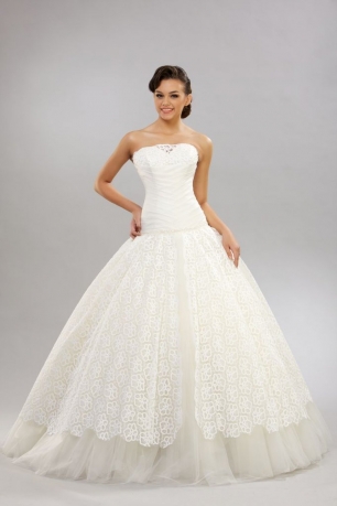 Пышное свадебное платье (белое/айвори)