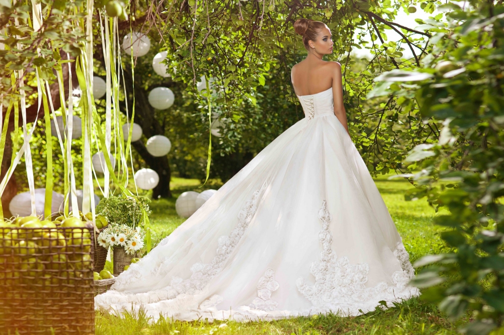 Helen Miller Rozetta. Размер 40-42

Цена - 75 000 руб.
Стоимость в бутике - 149 500 руб.