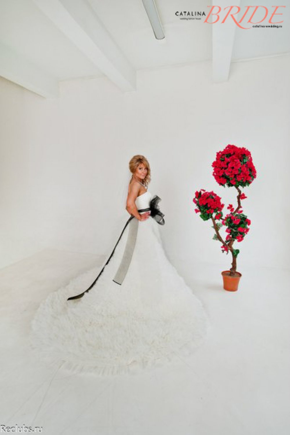 Платье полностью ручной работы! Многослойная юбка особого кроя потрачено более 30 метров ткани