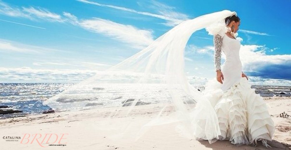 Эксклюзивное свадебное платье!
Красивейшая отделка из серебра на рукавах - все сделано вручную