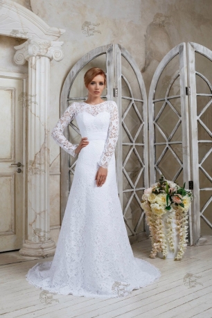 Свадебное платье приталенного силуэта с рукавами