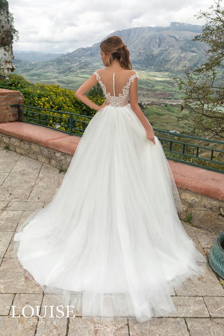 Модель Rachelle
В наличии 44 р-р.
26 300 ₽